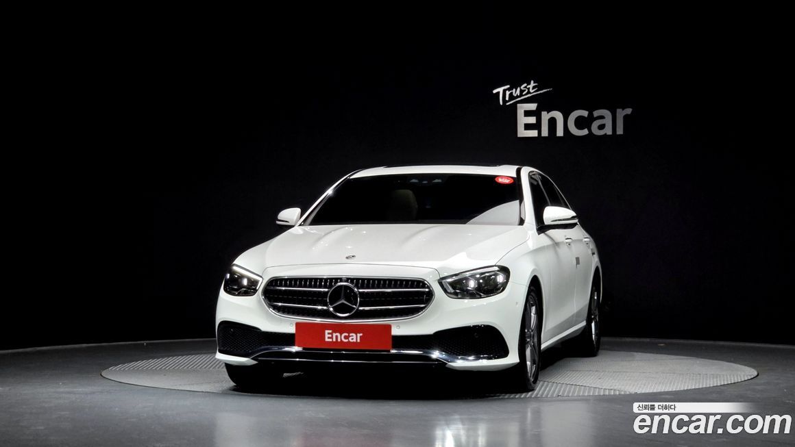 Mercedes-Benz E-Class 2022