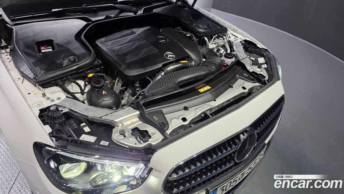 Mercedes-Benz E-Class 2022