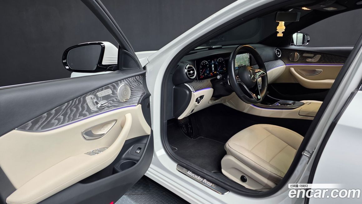 Mercedes-Benz E-Class 2022