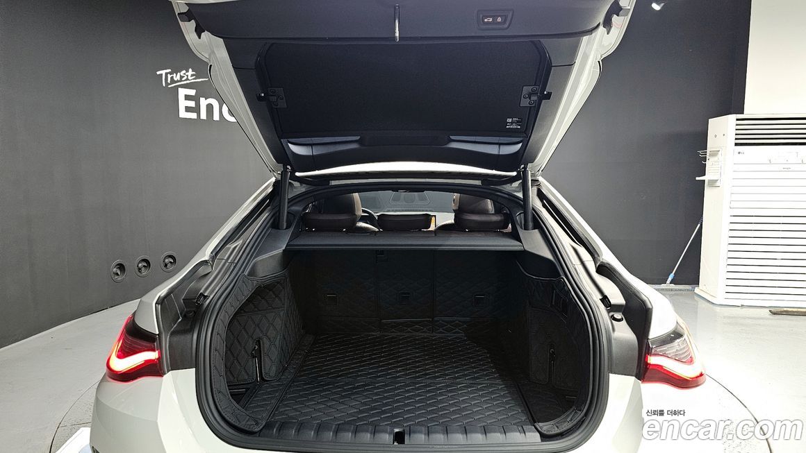 BMW i4 2023