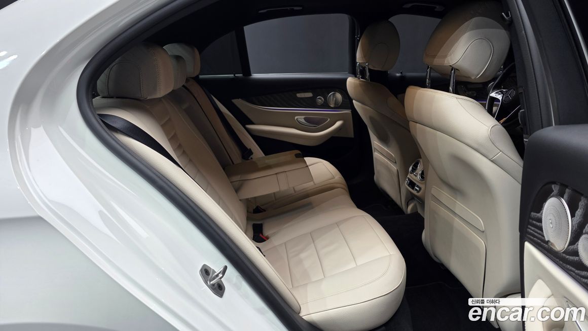 Mercedes-Benz E-Class 2022