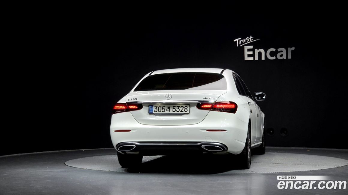 Mercedes-Benz E-Class 2022