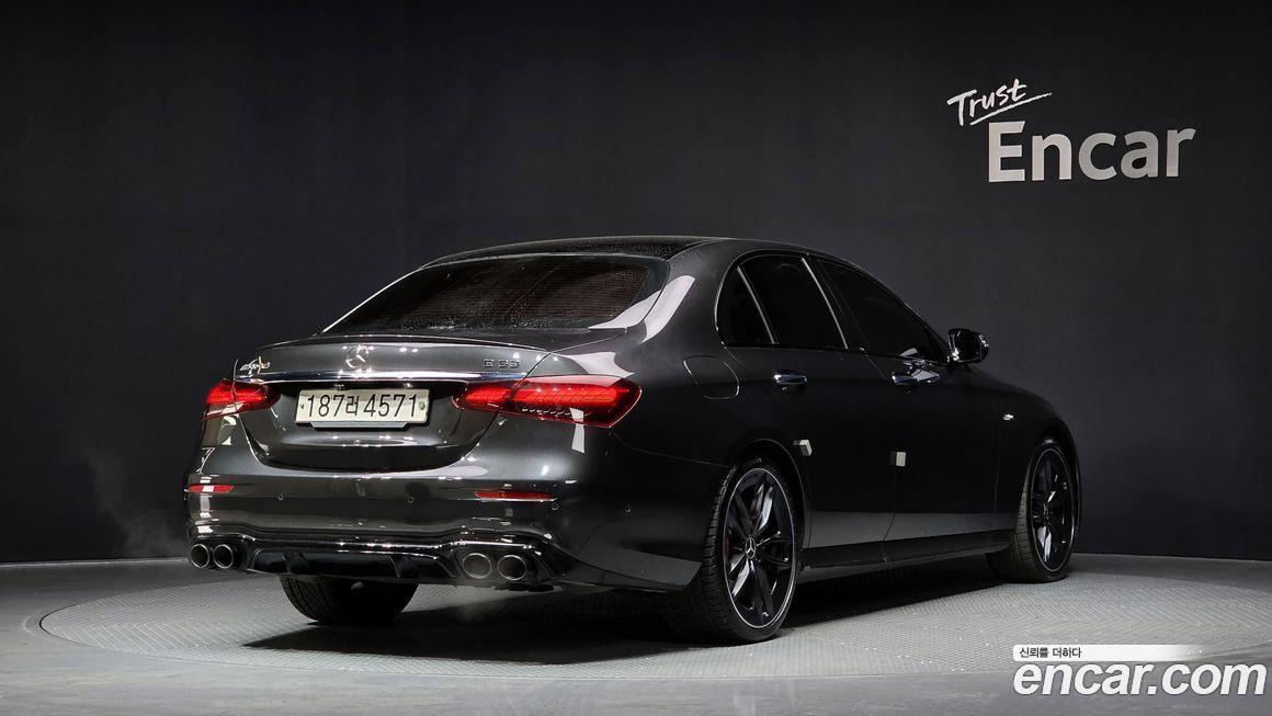 Mercedes-Benz E-Class 2023