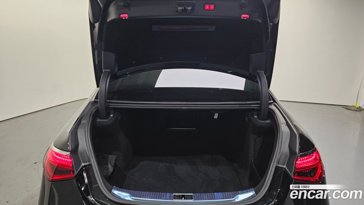 Mercedes-Benz S-Class 2022