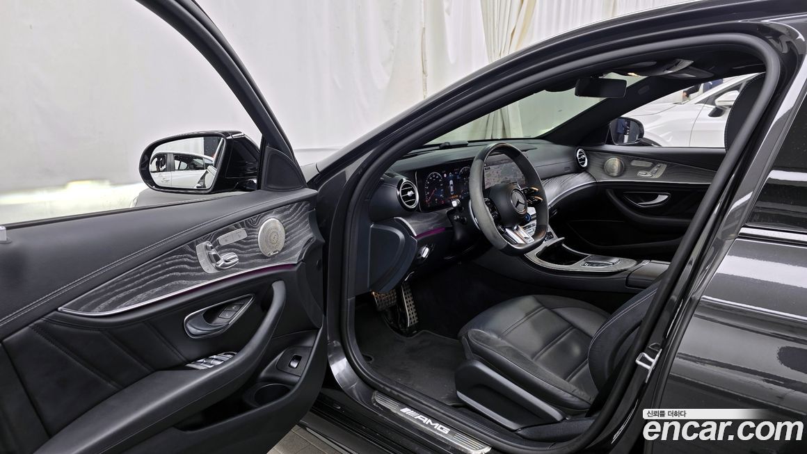 Mercedes-Benz E-Class 2023