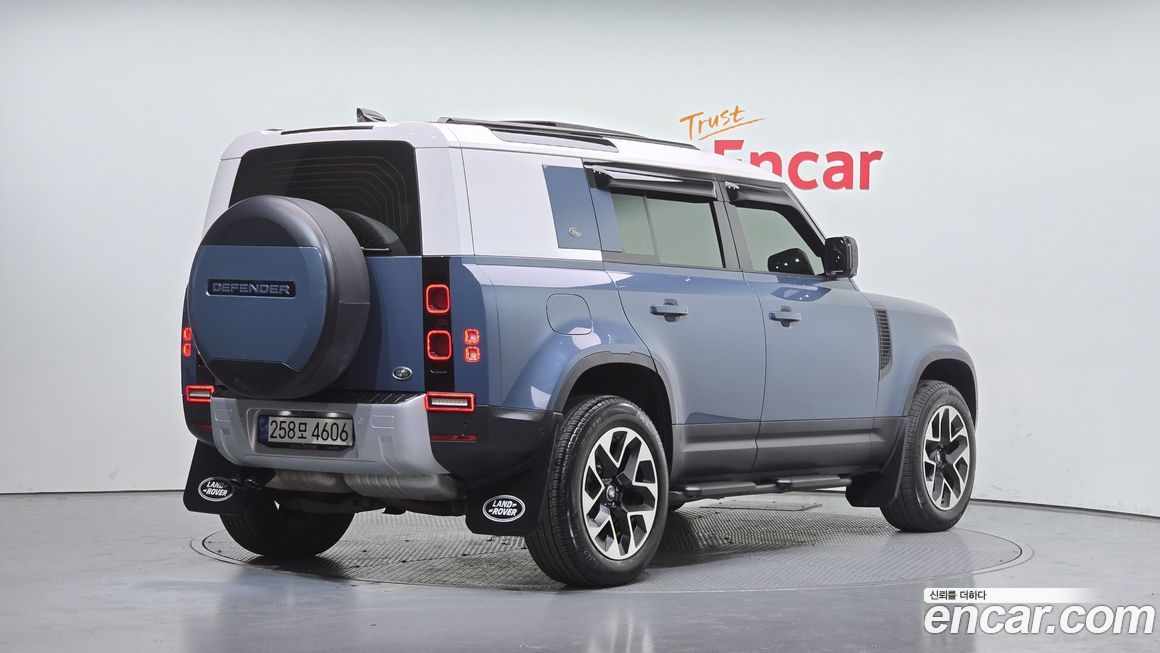 Land Rover Defender 2022