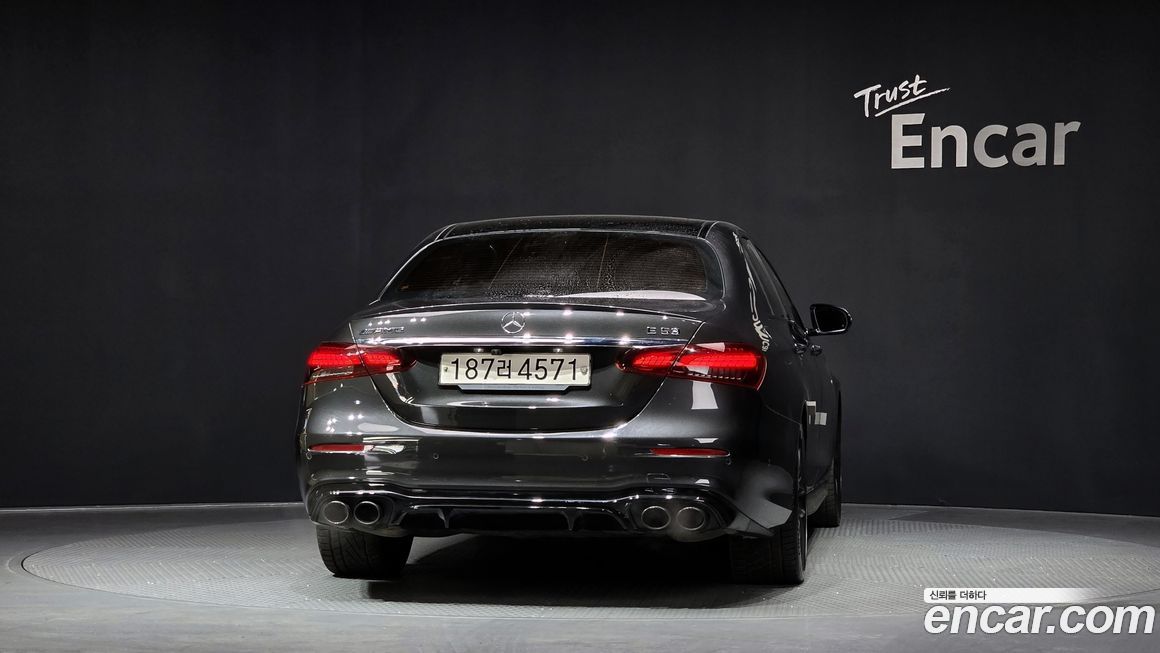 Mercedes-Benz E-Class 2023