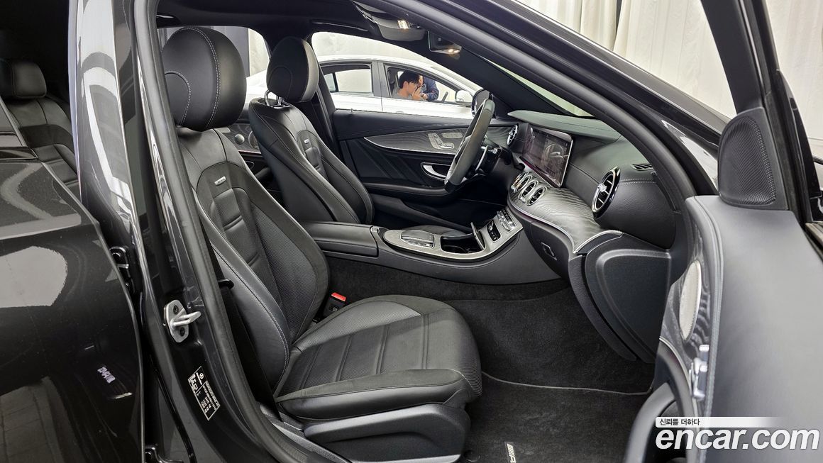 Mercedes-Benz E-Class 2023