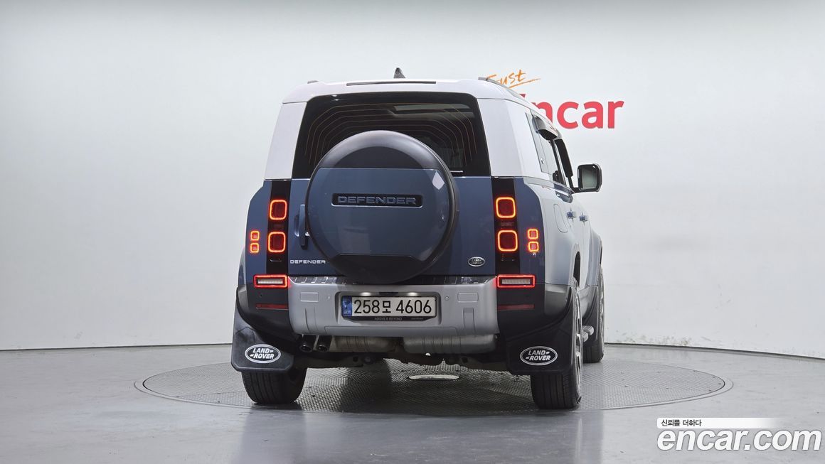 Land Rover Defender 2022