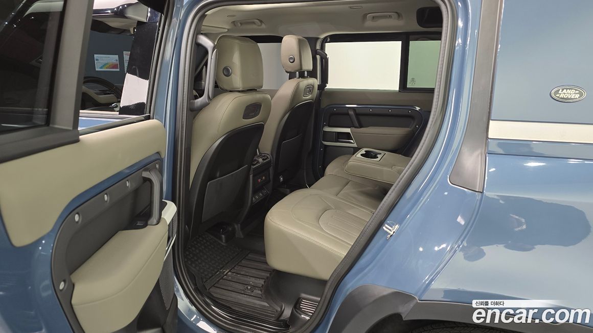 Land Rover Defender 2022