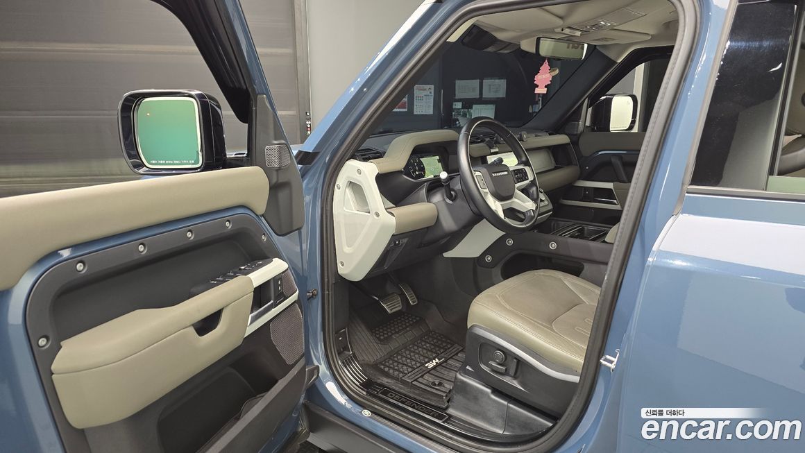 Land Rover Defender 2022