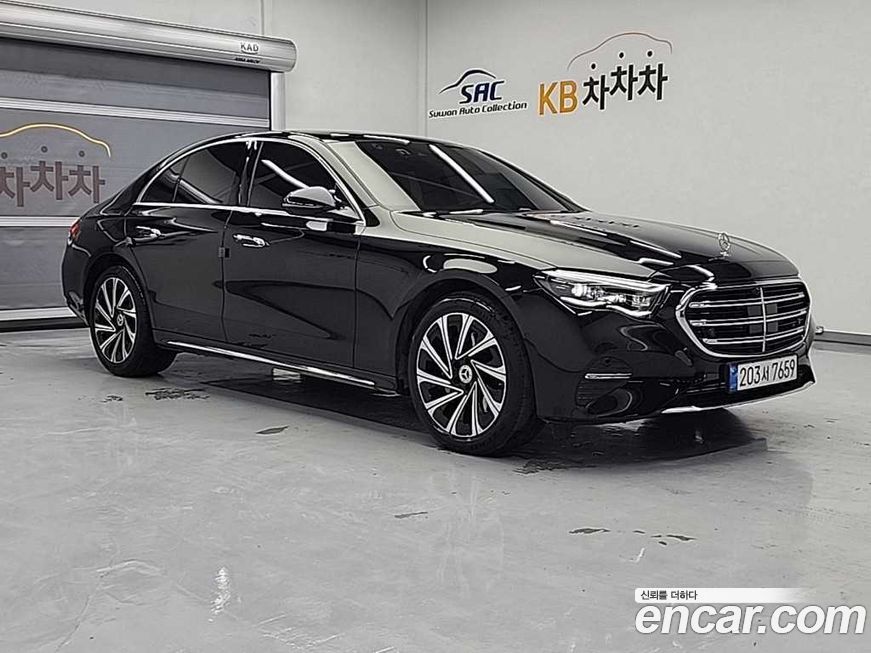 Mercedes-Benz E-Class 2024