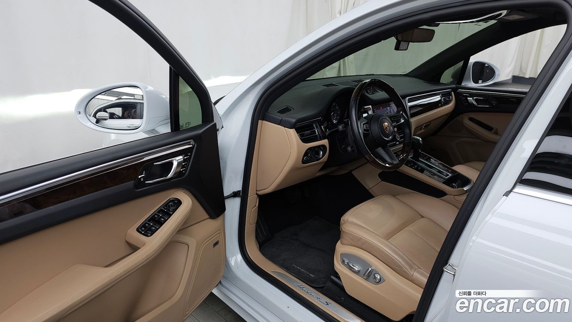 Porsche Macan 2022