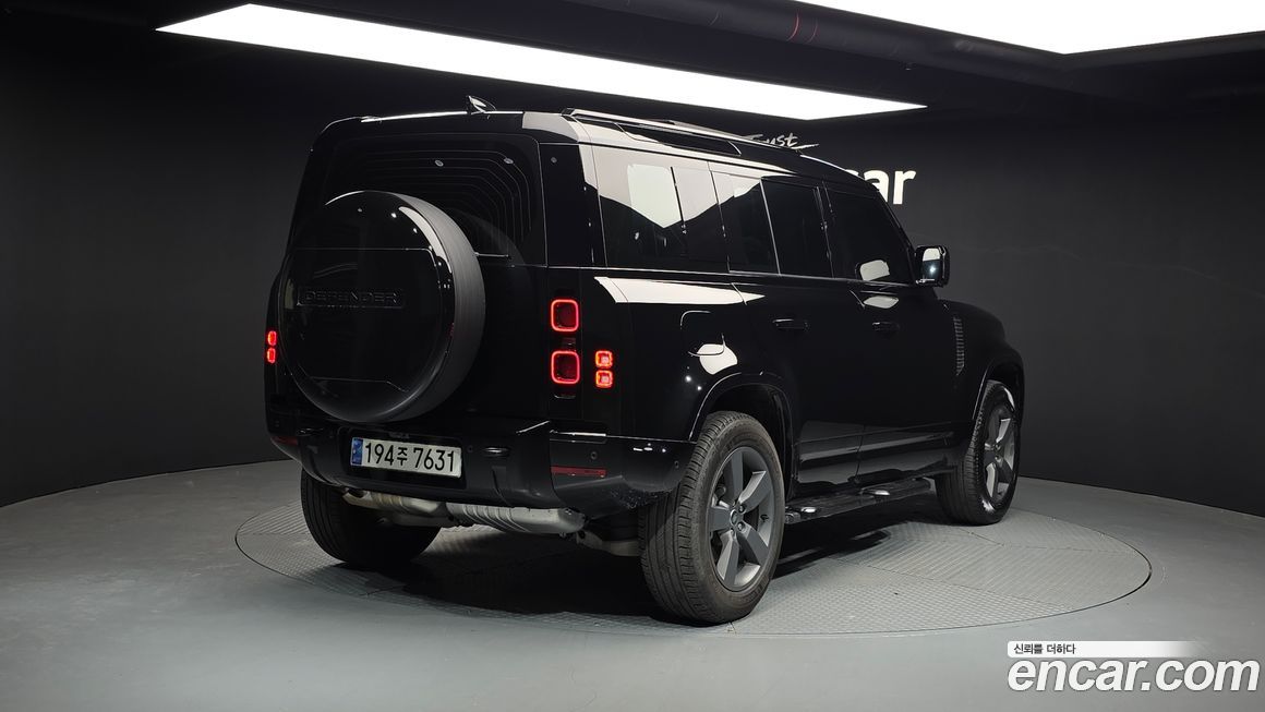 Land Rover Defender 2025