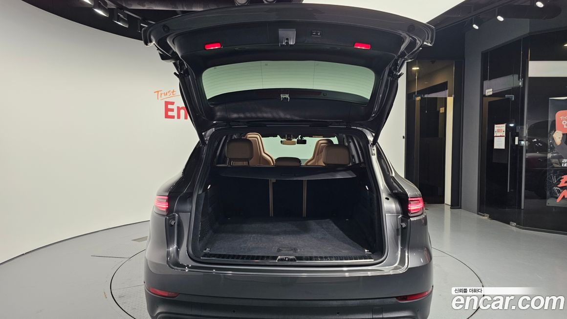 Porsche Cayenne 2021