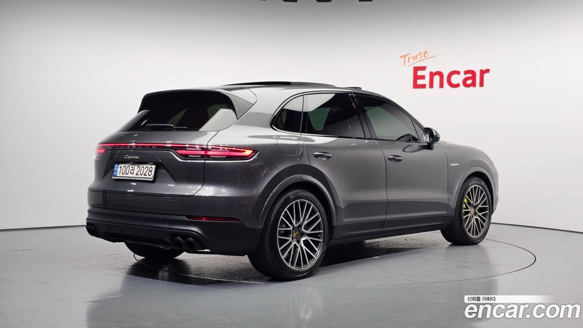 Porsche Cayenne 2021