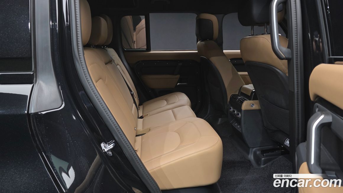 Land Rover Defender 2025