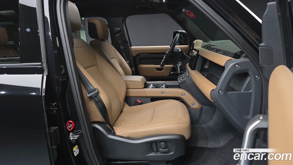 Land Rover Defender 2025