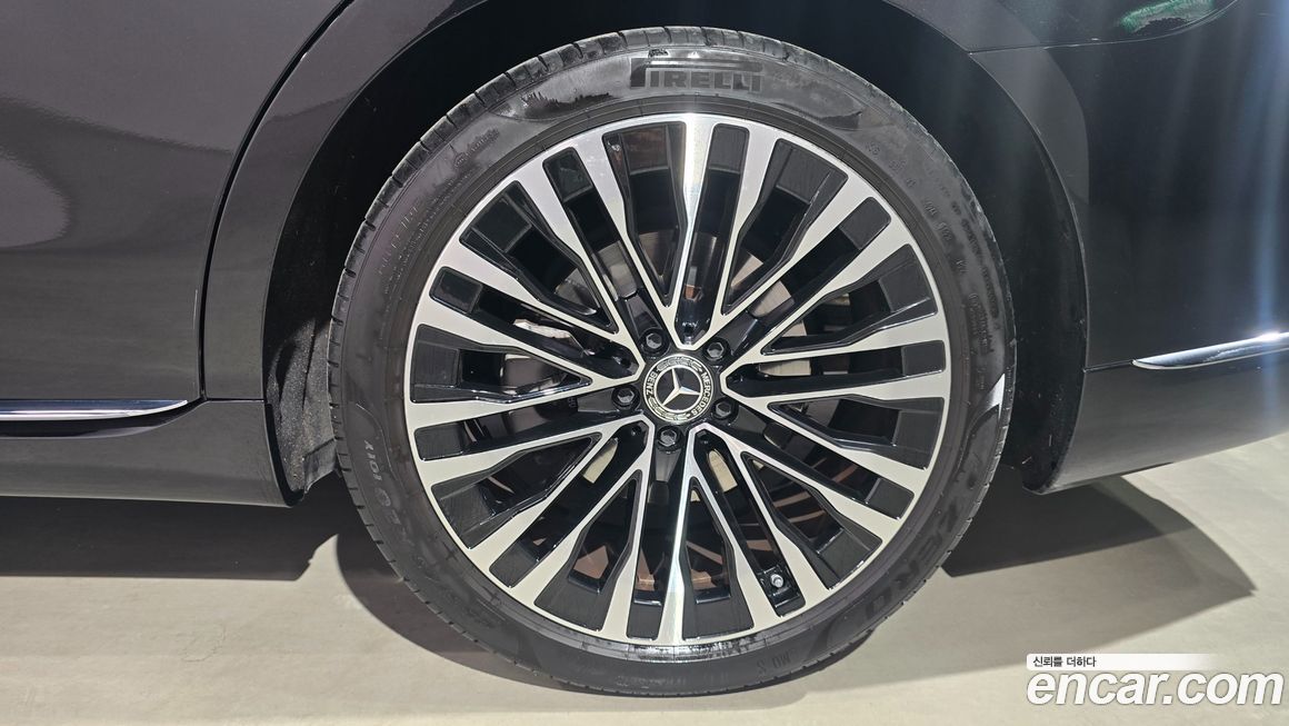 Mercedes-Benz S-Class 2023