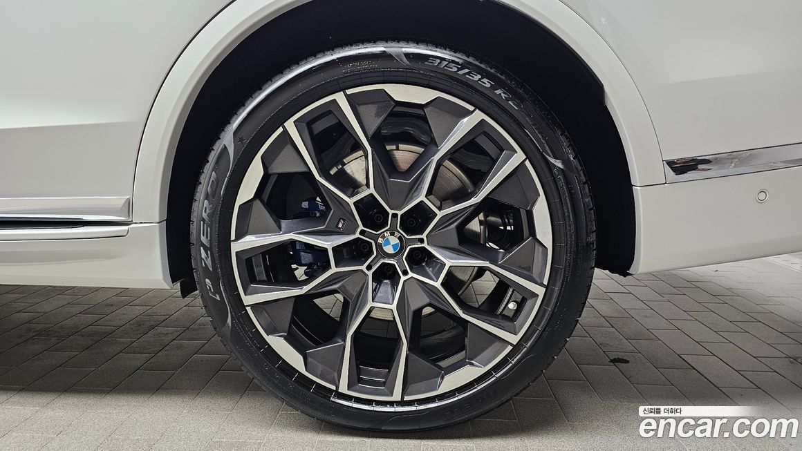 BMW X7 2024