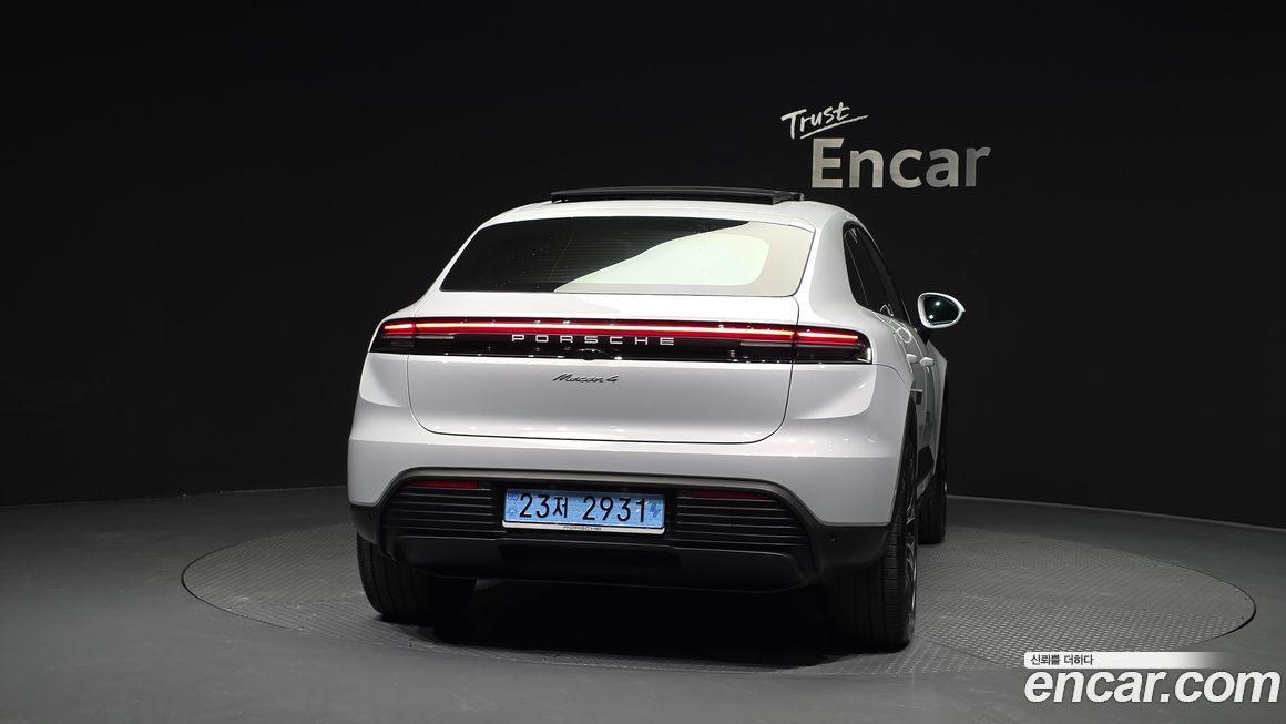 Porsche Macan 2025