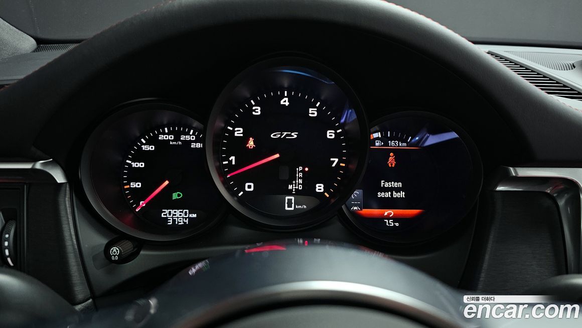 Porsche Macan 2021