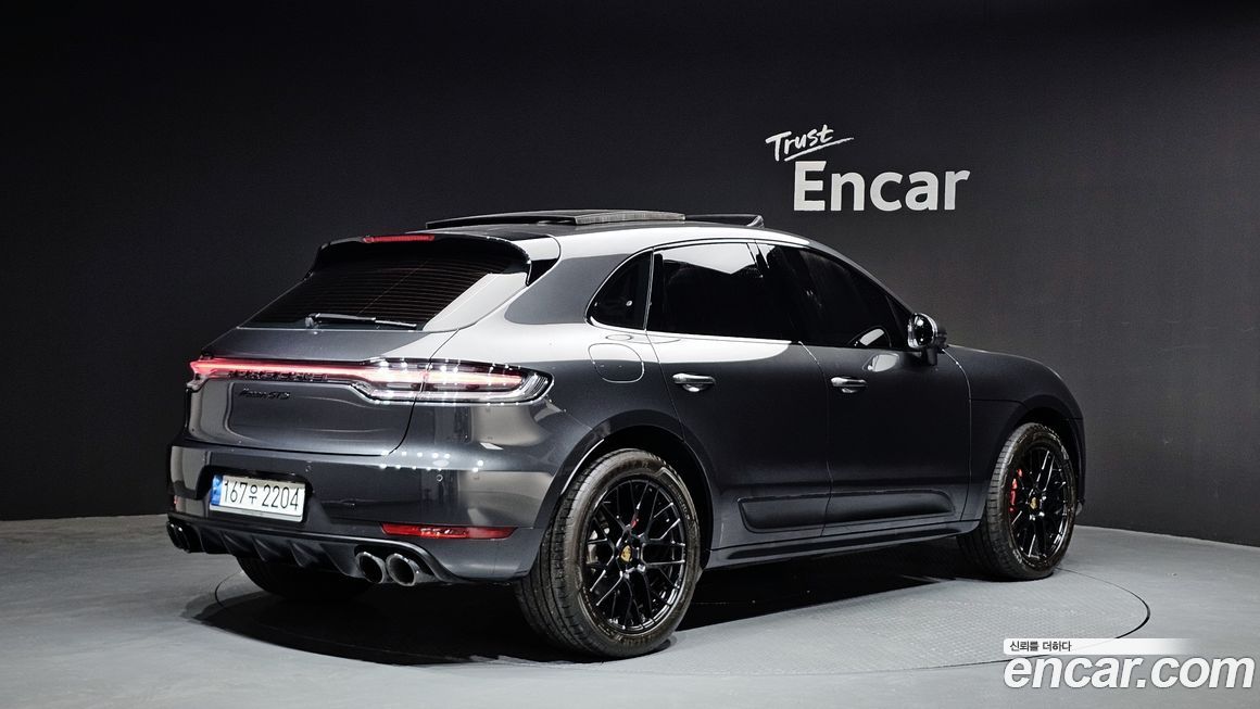 Porsche Macan 2021