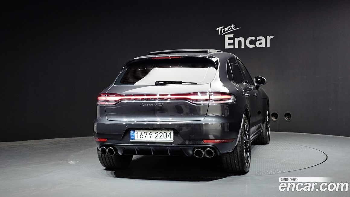 Porsche Macan 2021