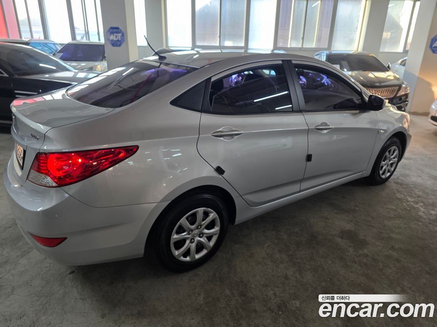 Hyundai Accent 2013