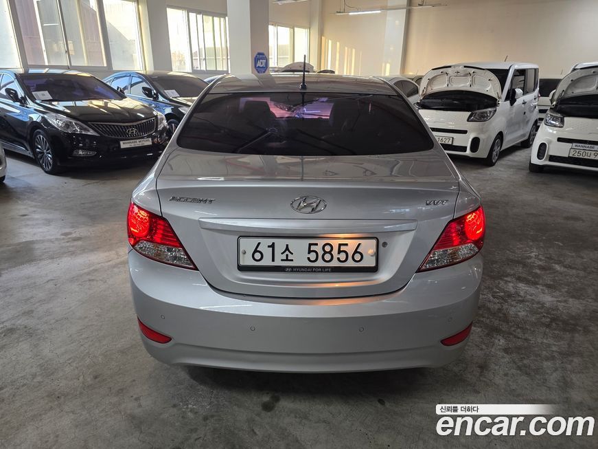 Hyundai Accent 2013