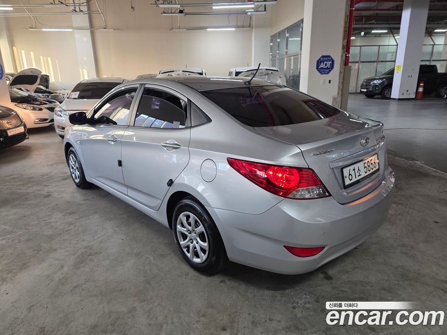Hyundai Accent 2013