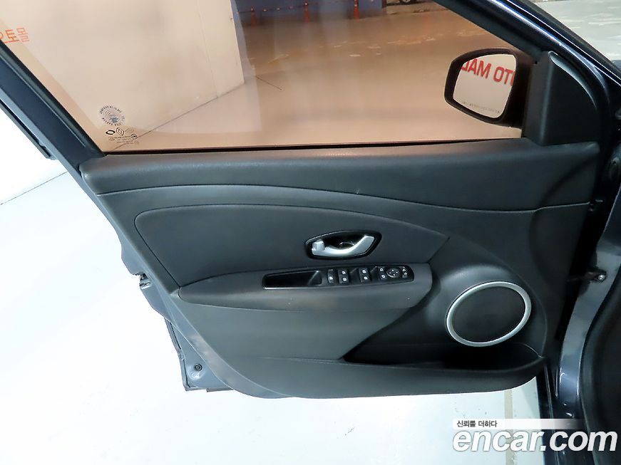 Renault-KoreaSamsung SM3 2011