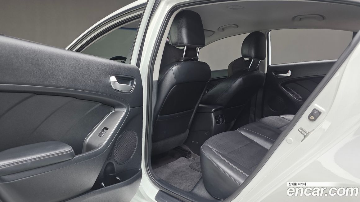 Kia K3 2015