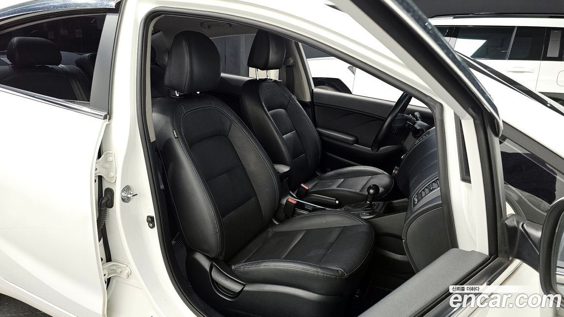 Kia K3 2013