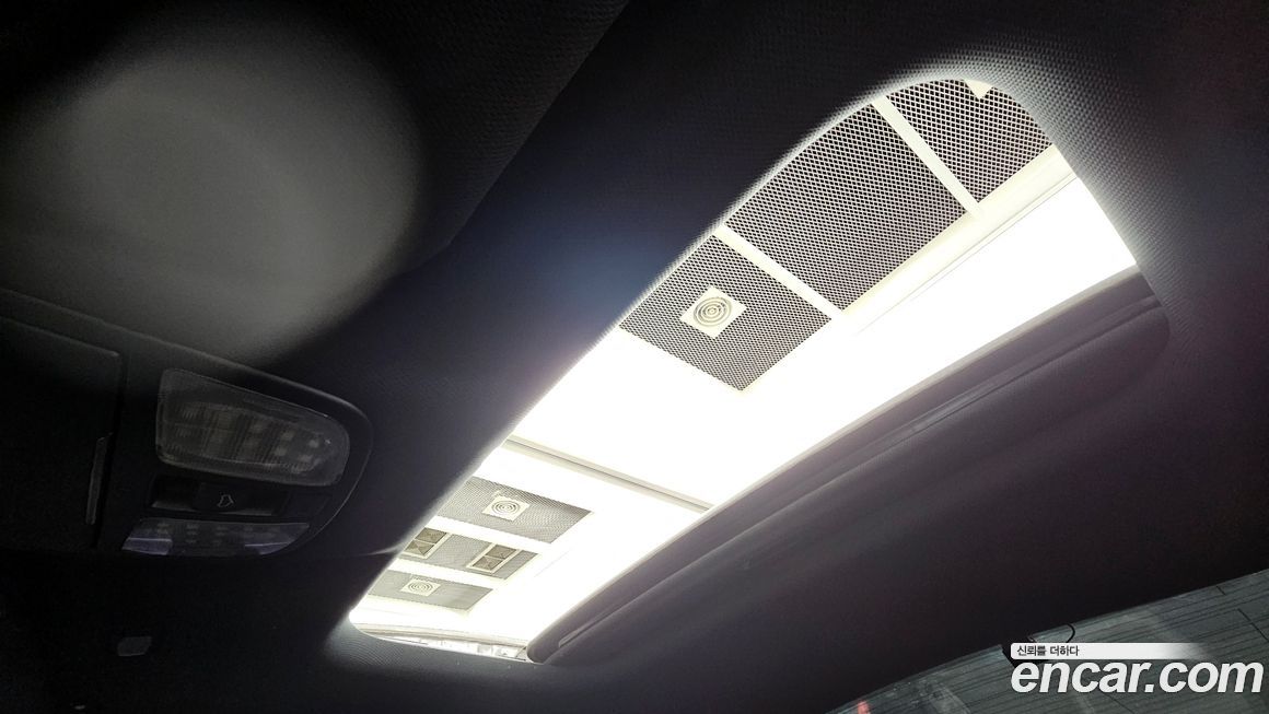 Hyundai Genesis 2012