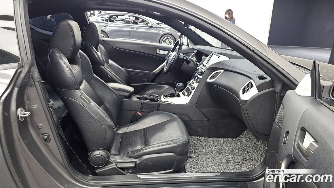 Hyundai Genesis 2012