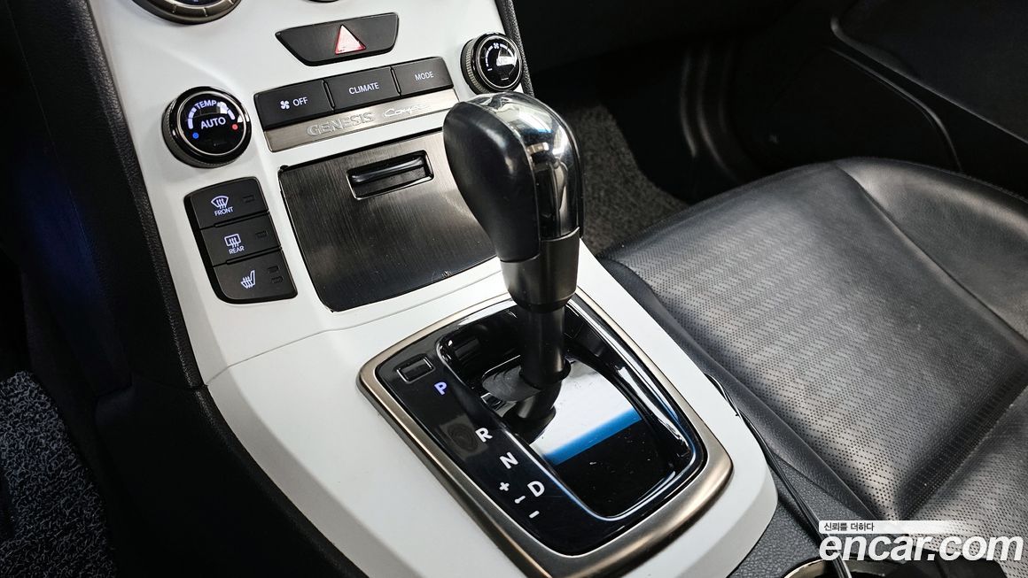 Hyundai Genesis 2012