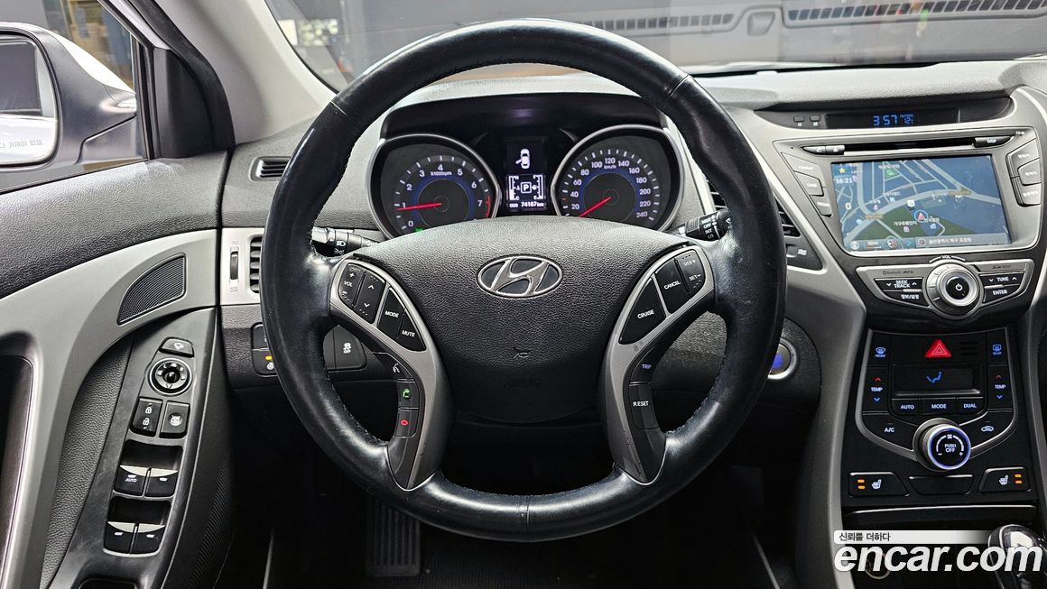 Hyundai AVANTE 2015