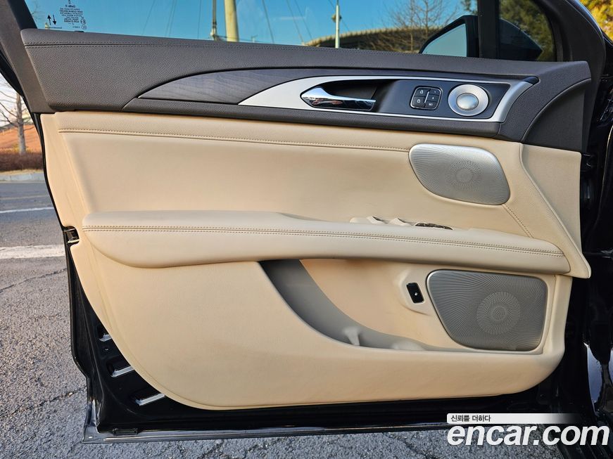 Lincoln MKZ 2020