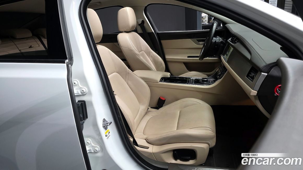 Jaguar XF 2018
