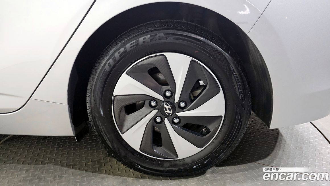 Hyundai Ioniq 2016