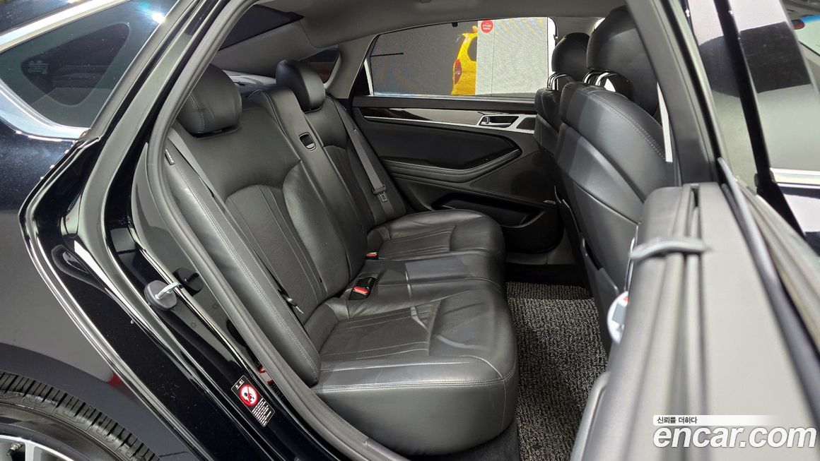 Hyundai Genesis 2015