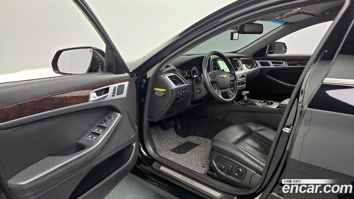 Hyundai Genesis 2015