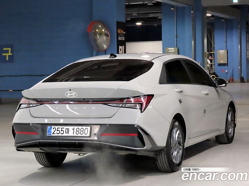 Hyundai AVANTE 2025