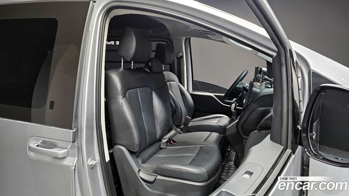 Hyundai Staria 2023