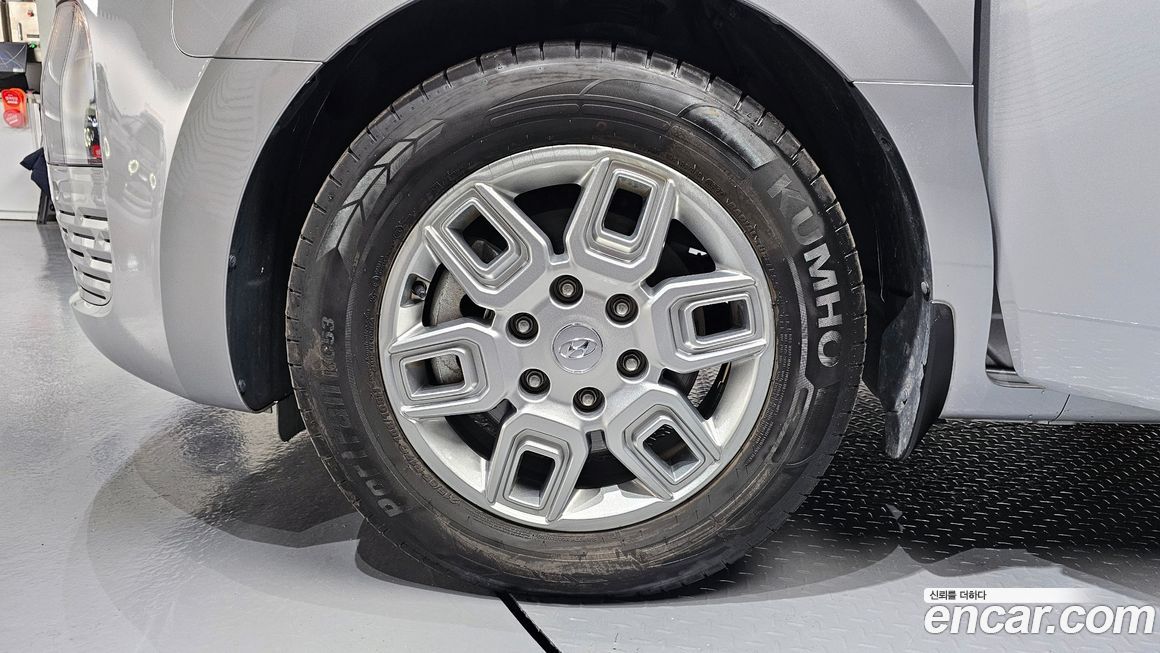 Hyundai Staria 2023