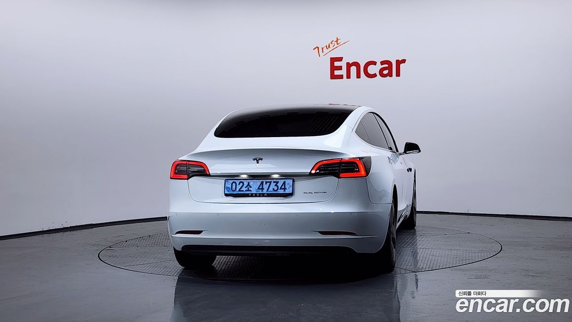 Tesla Model 3 2020