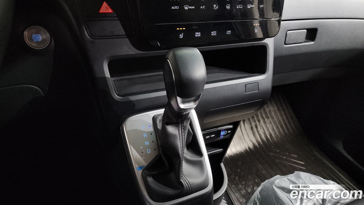 Hyundai Staria 2024