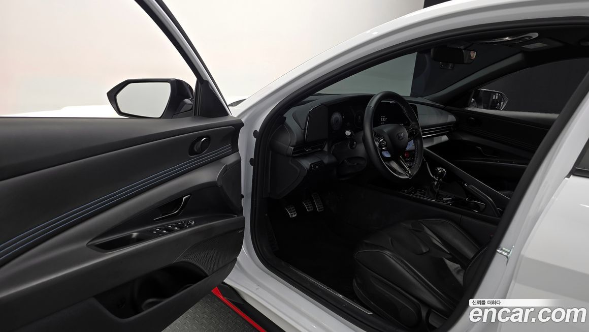 Hyundai AVANTE 2025