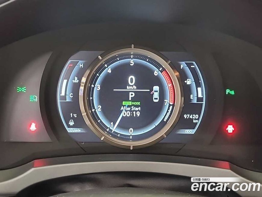 Lexus IS 2019